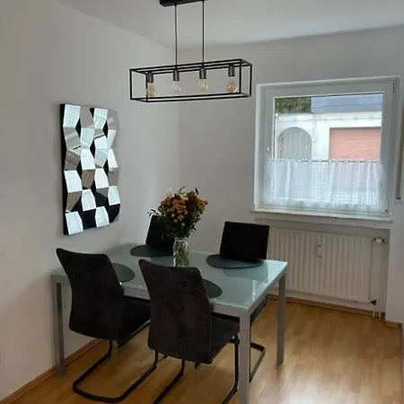 Charmante 3-zimmer In Appartement